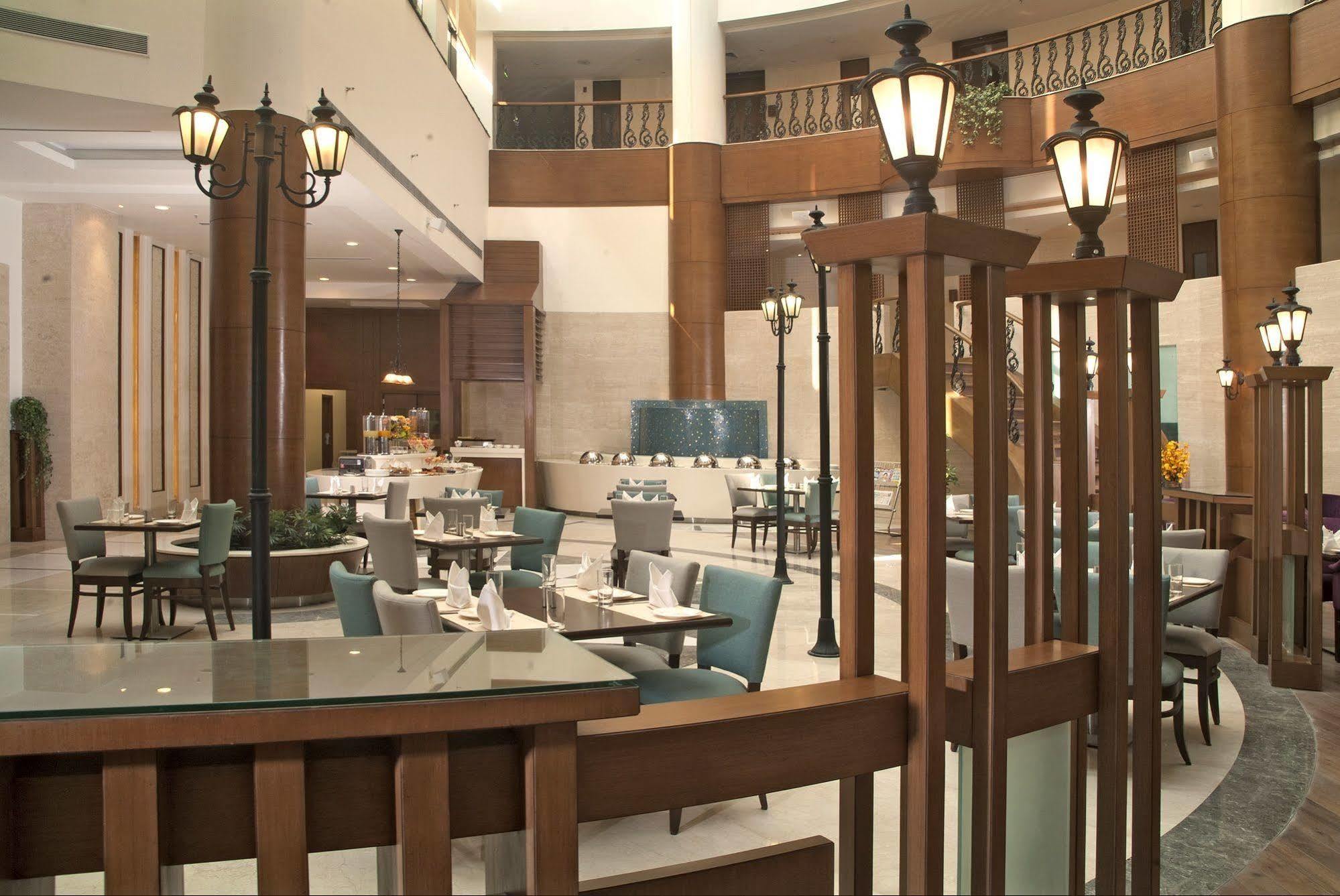Savoy Suites Greater Noida Exteriér fotografie
