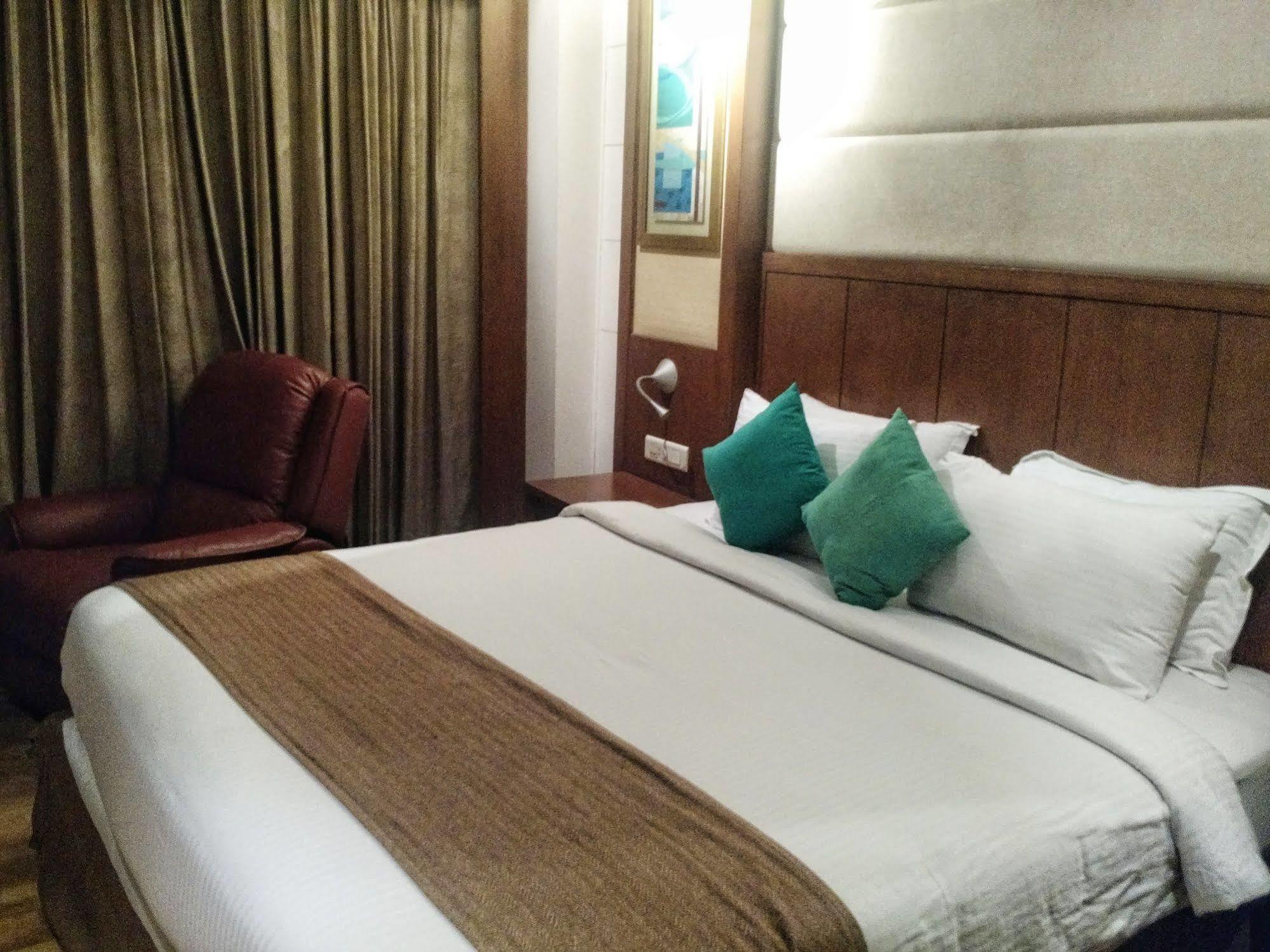 Savoy Suites Greater Noida Exteriér fotografie
