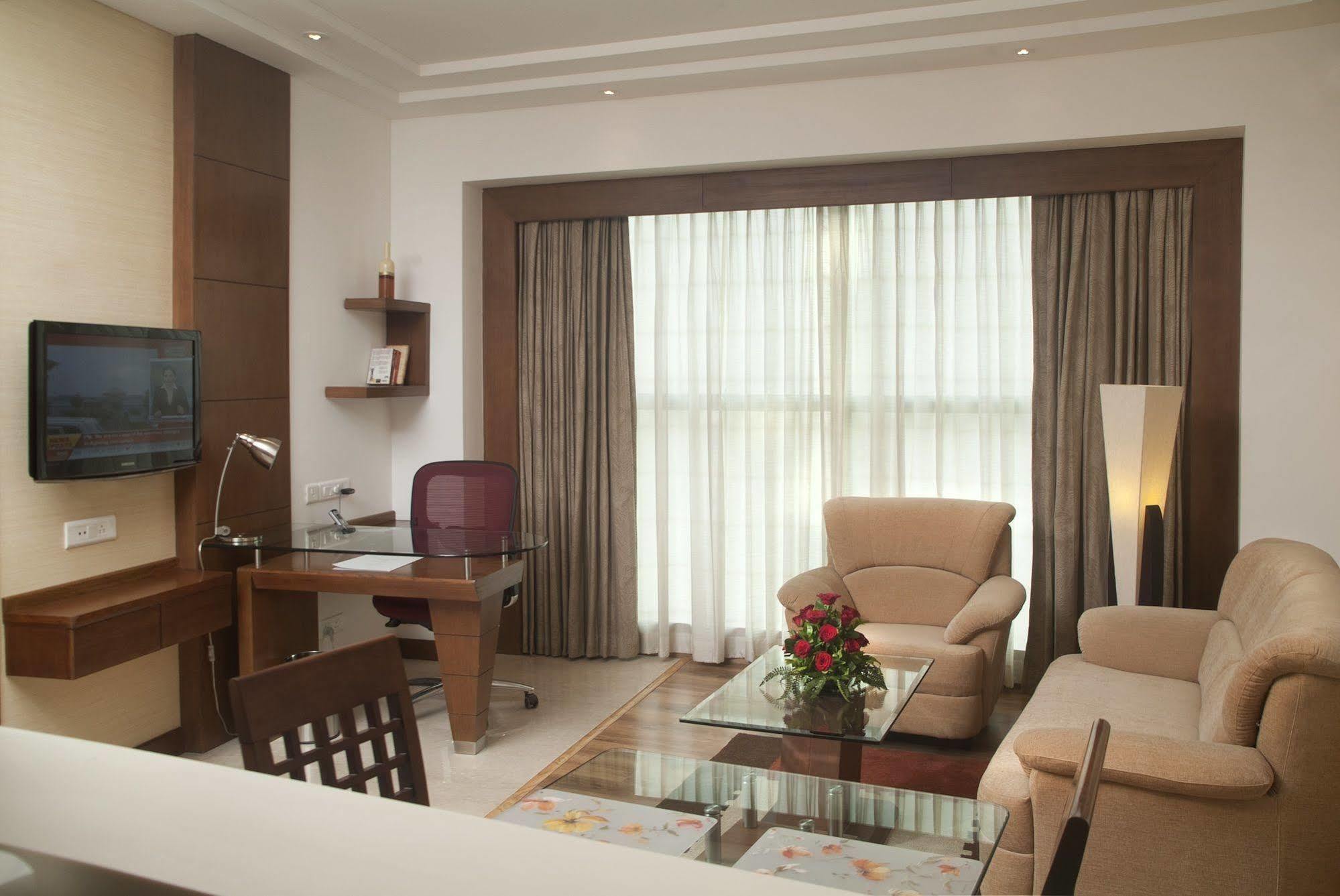 Savoy Suites Greater Noida Exteriér fotografie