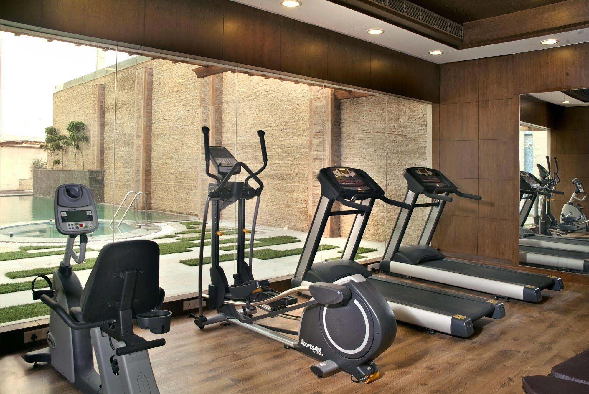 Savoy Suites Greater Noida Exteriér fotografie