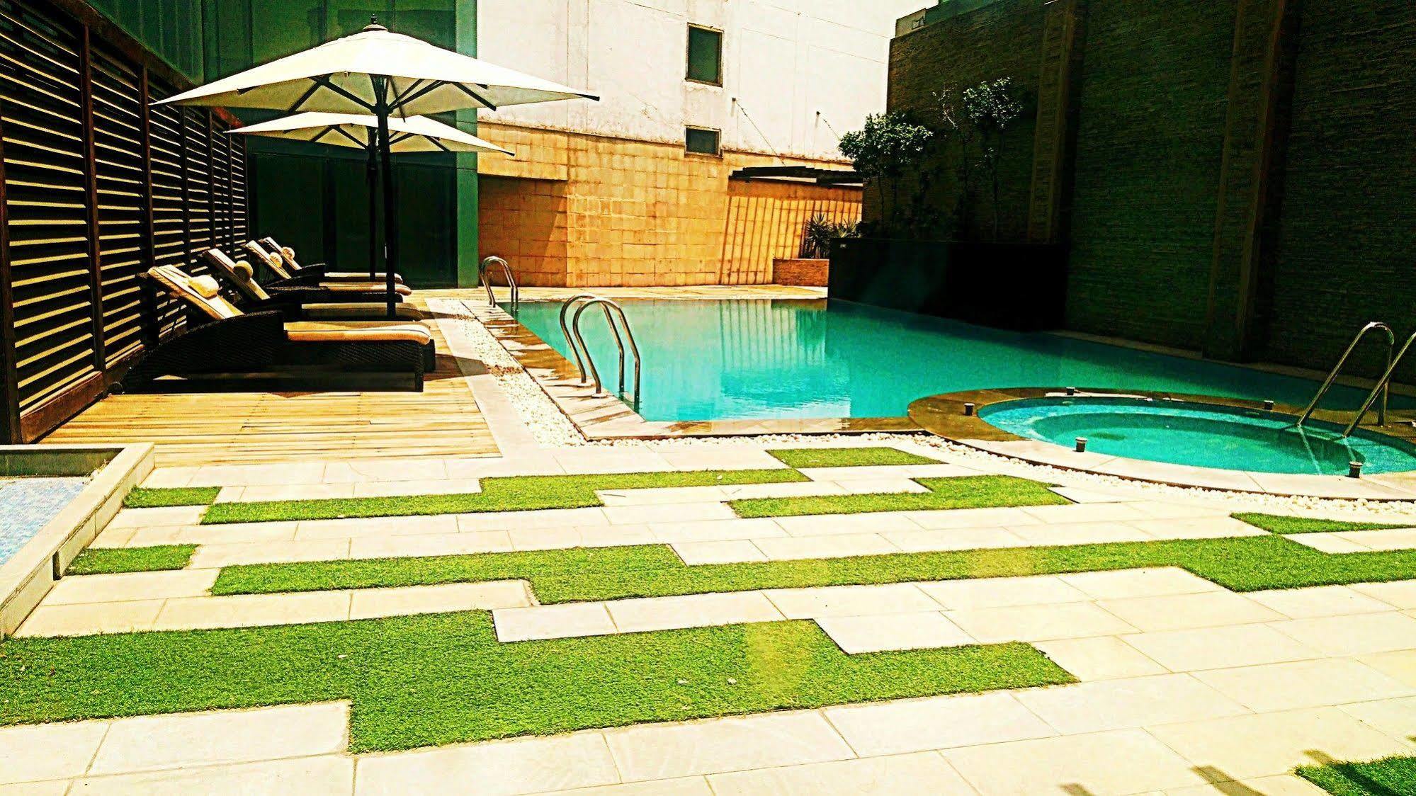 Savoy Suites Greater Noida Exteriér fotografie