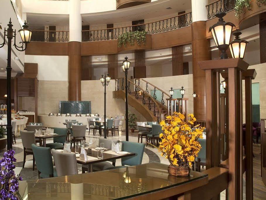 Savoy Suites Greater Noida Exteriér fotografie