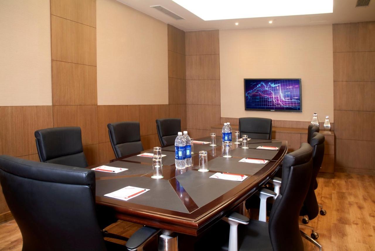 Savoy Suites Greater Noida Exteriér fotografie