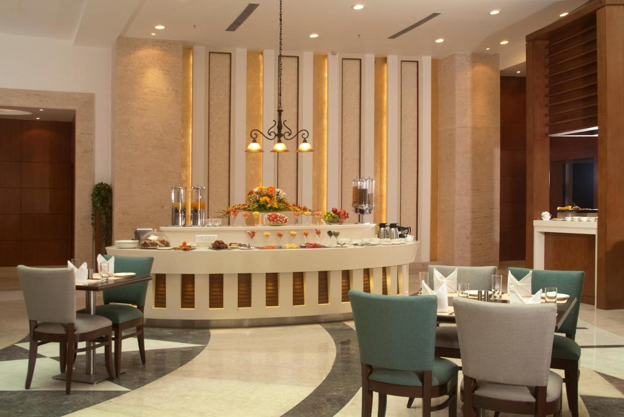 Savoy Suites Greater Noida Exteriér fotografie